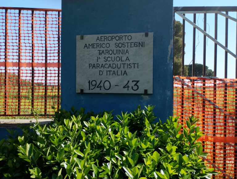 Aeroporto Tarquinia la culla del Paracadutismo Militare Italiano