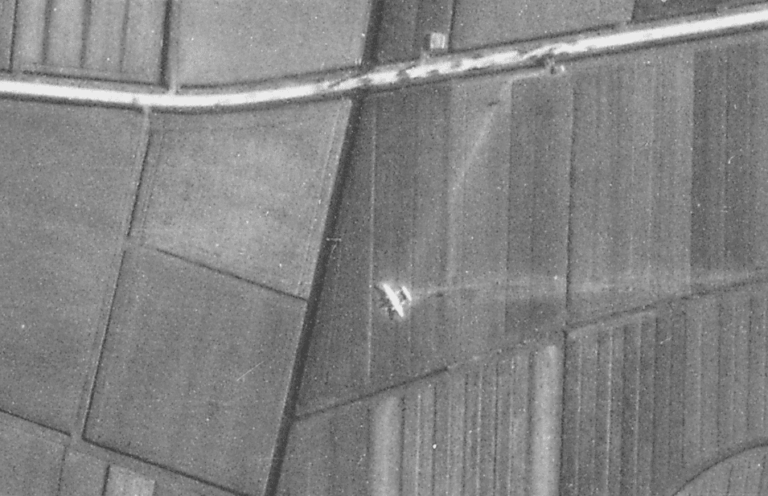 La storia del  P-38 atterrato in un campo di calcio ….. peccato che non sia  vero ! 