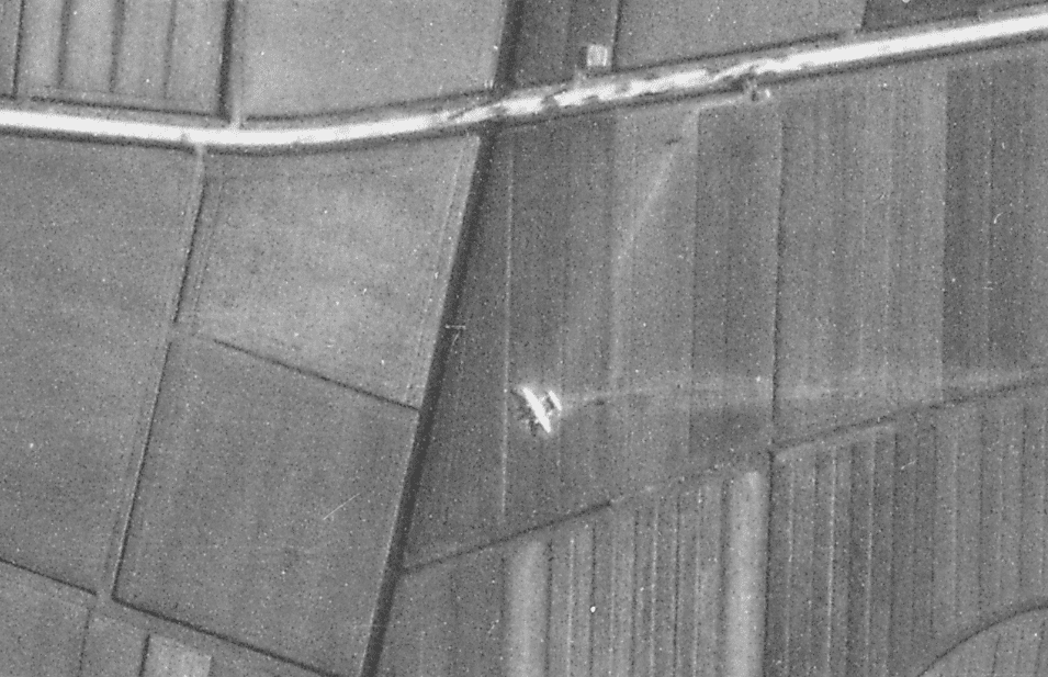 La storia del  P-38 atterrato in un campo di calcio ….. peccato che non sia  vero ! 